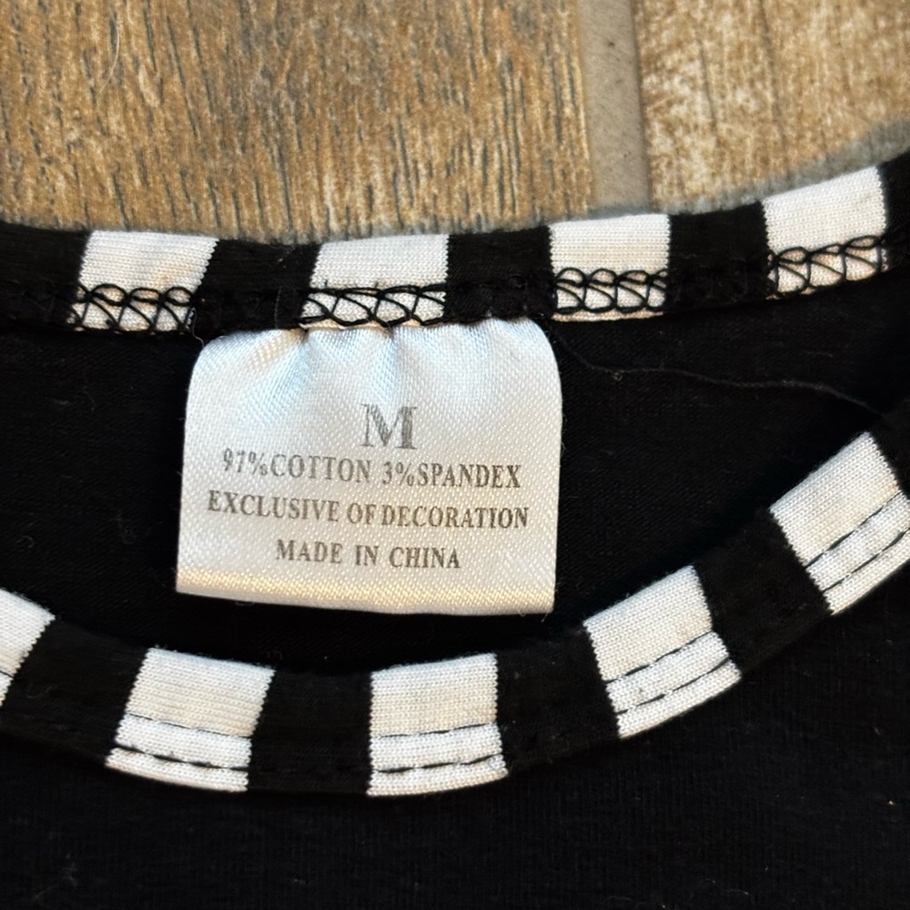 Black and White Striped Girls Shirt with Gold Glitter Snowflake Sz Medium - Picture 3 of 4